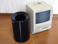 ideaco New TUBELOR Trash Box と Macintosh SE/30